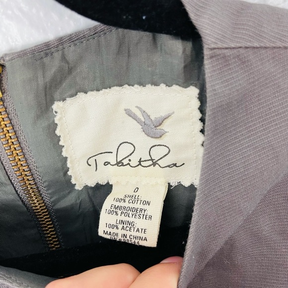 ANTHROPOLOGIE TABITHA GREY EMBROIDERED SLEEVELESS MINI FITTED DRESS - Picture 5 of 5